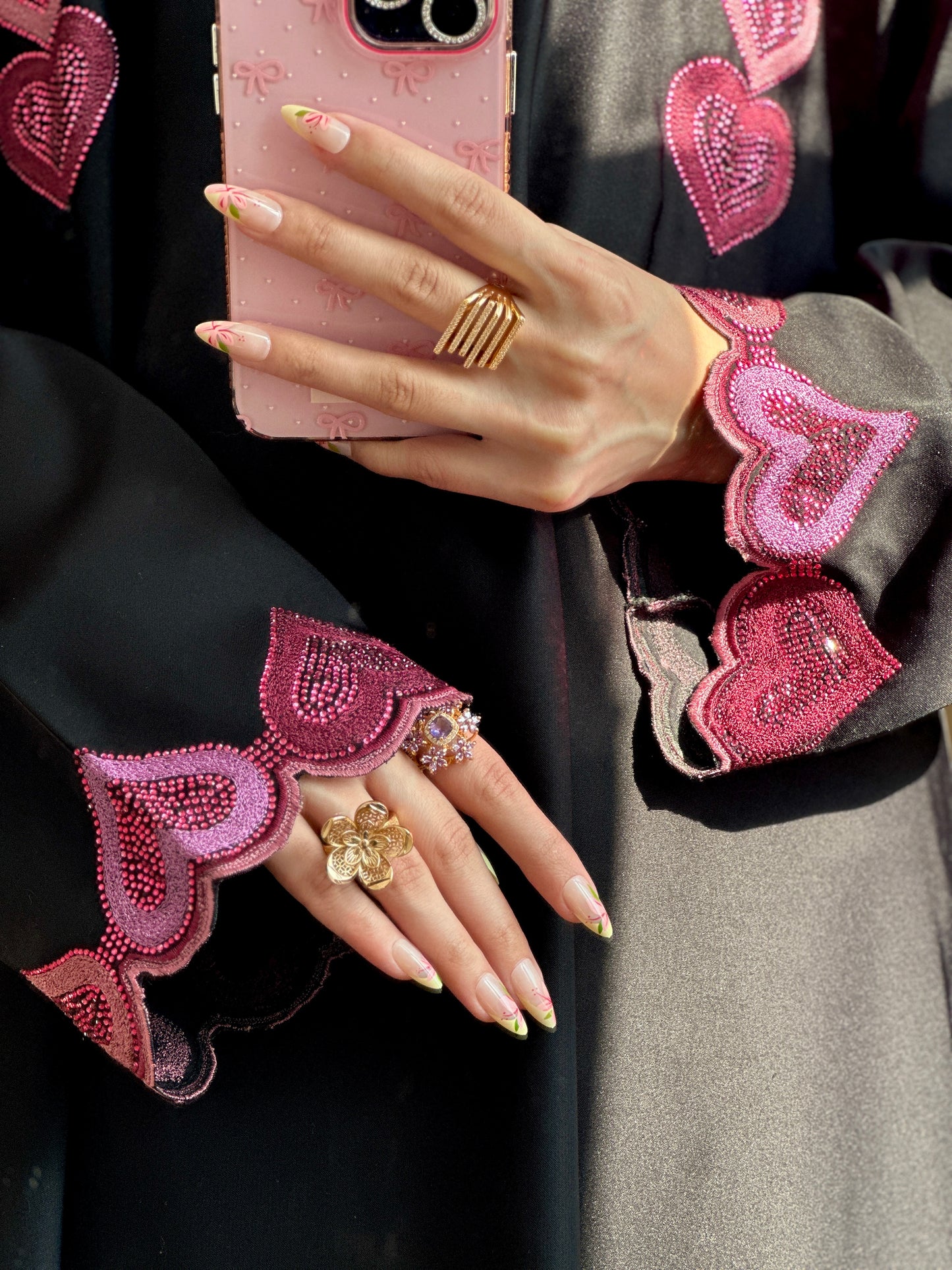 Qalb (closed) Abaya with hijab in pink.