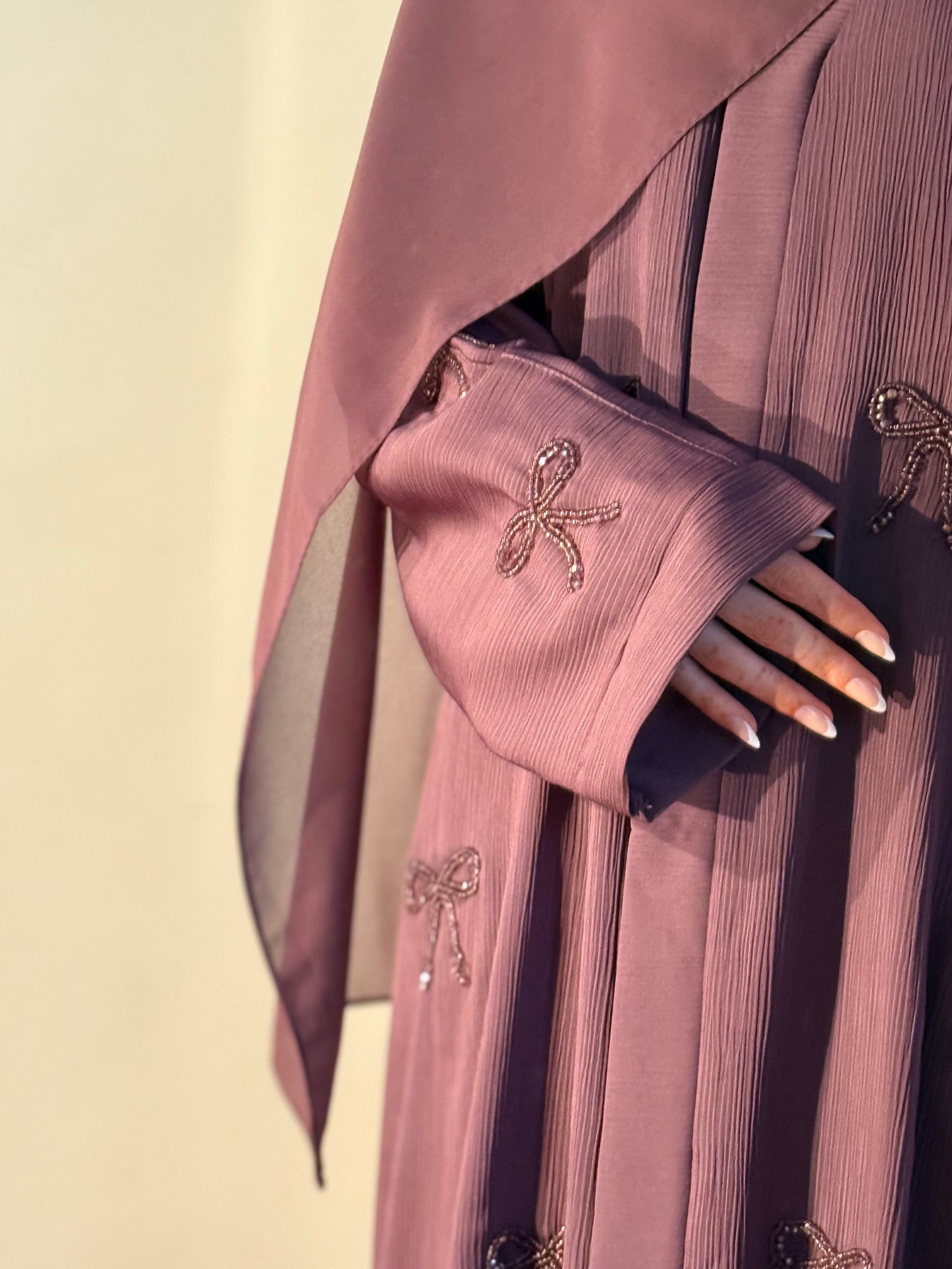 Bow Abaya in Mauve