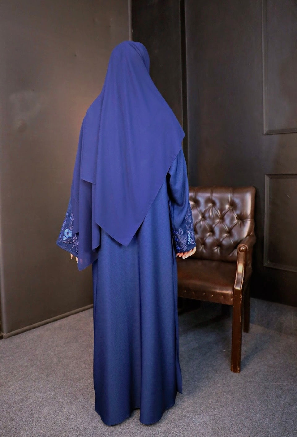 Amira open (closed) Abaya with hijab